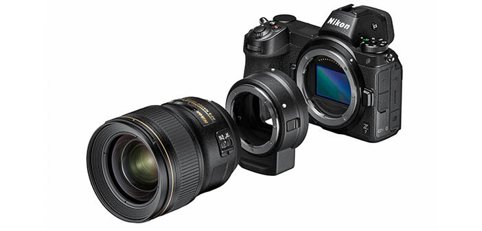 Eine Nikon-Kamera mit FTZ-Bajonettadapter